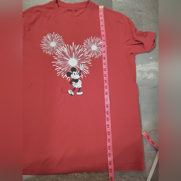 American Eagle X Disney. Red T-Shirt with Mickey Mouse Fireworks Design. M. - Picture 3 of 8